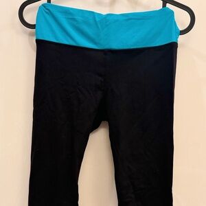 Cotton On Body Capri Leggings in Small